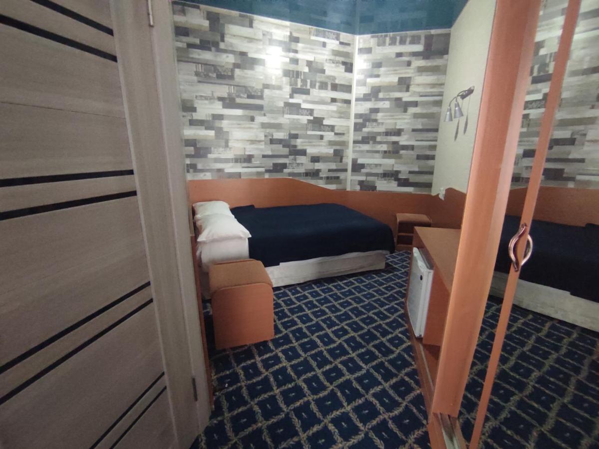 Three Dolphins Hotel อัคเทา ภายนอก รูปภาพ