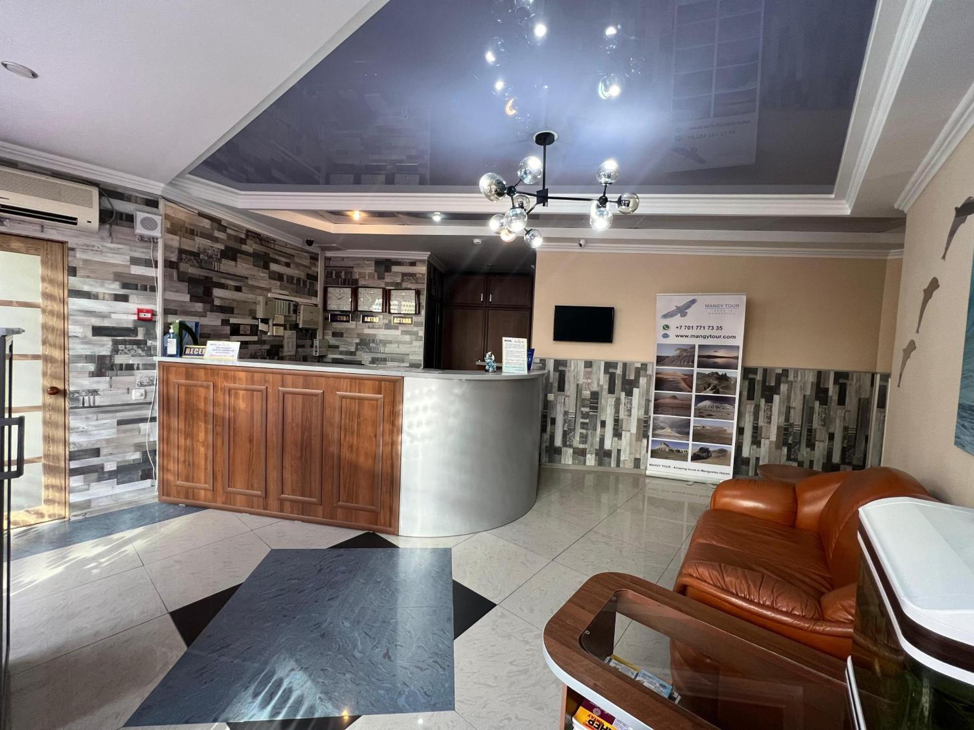 Three Dolphins Hotel อัคเทา ภายนอก รูปภาพ