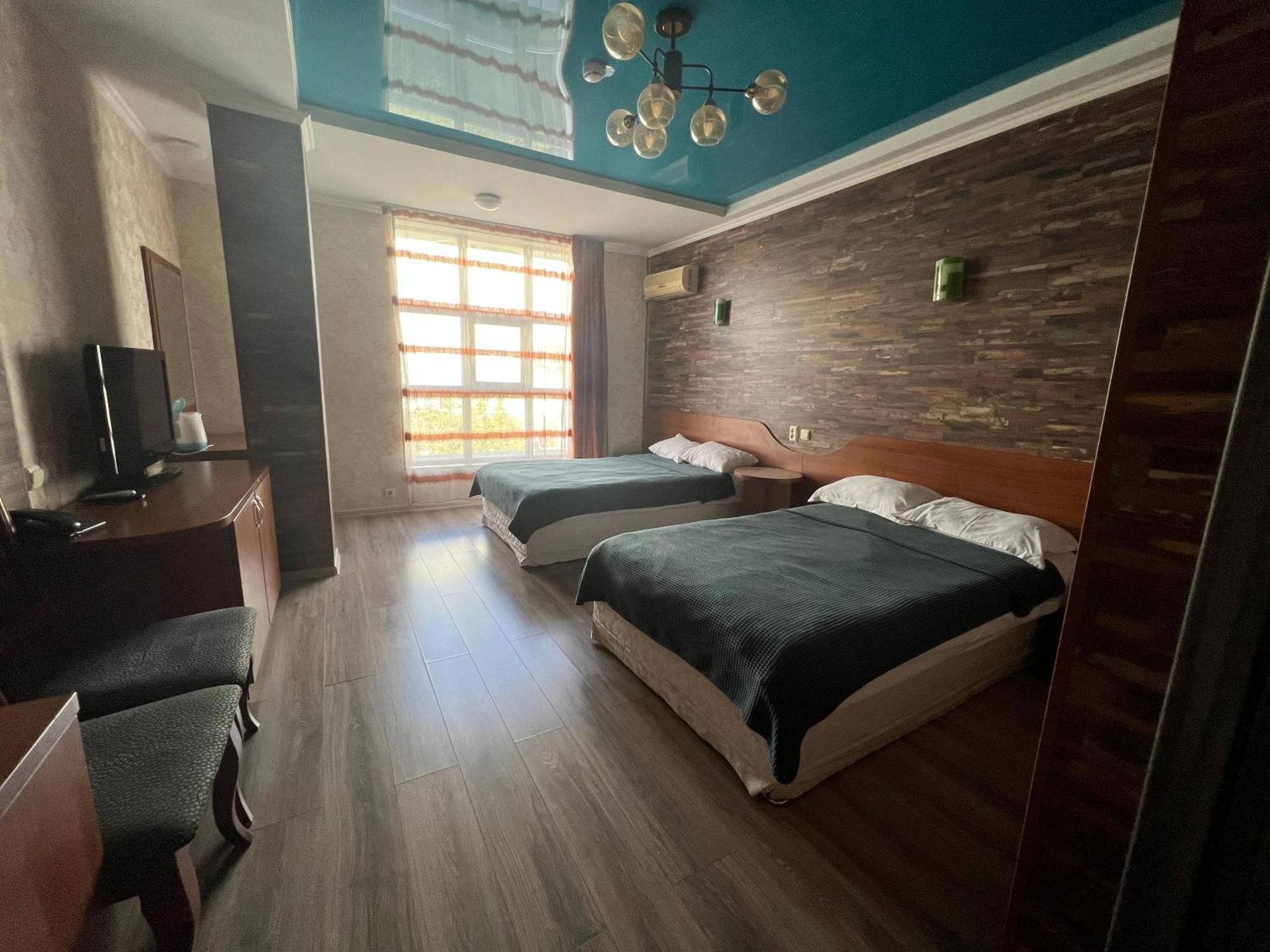Three Dolphins Hotel อัคเทา ภายนอก รูปภาพ